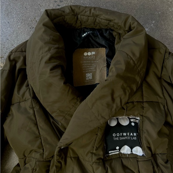 ๐SOLD๐ OOF Wear Olive Puffer Sample - Picture 2 of 4